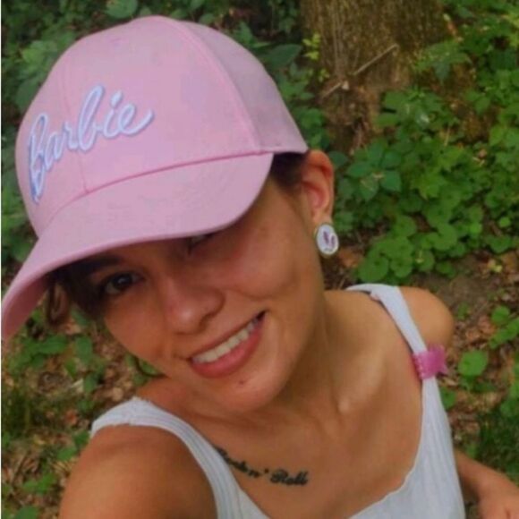 🔅🆕🔅✨Darling  Dainty Oval Stud WHITE  💗 Flower Detail Earrings  ✨ - Picture 8 of 12